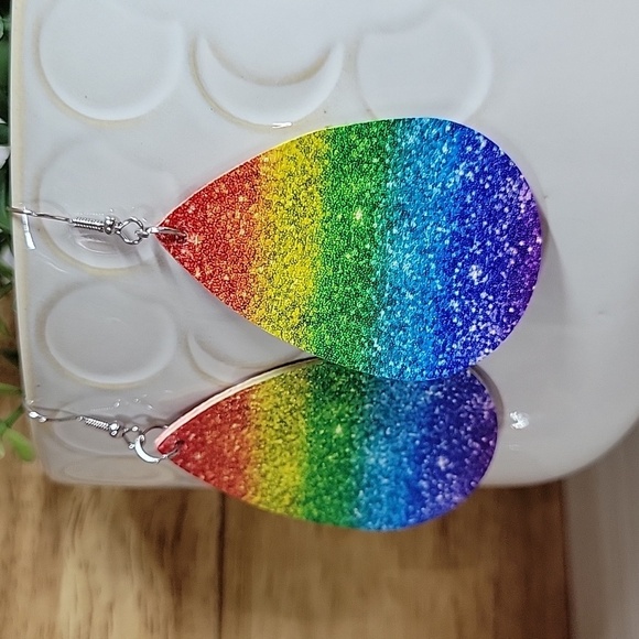 VIBRANT RAINBOW DROP EARRINGS - Picture 1 of 7